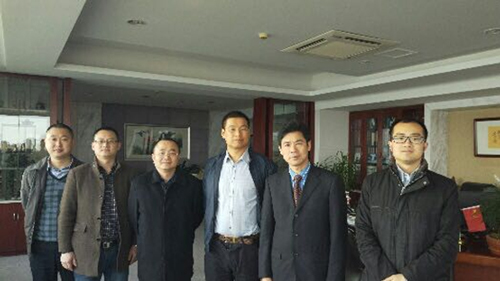 特纜電工董事長(zhǎng)何建軍考察留影